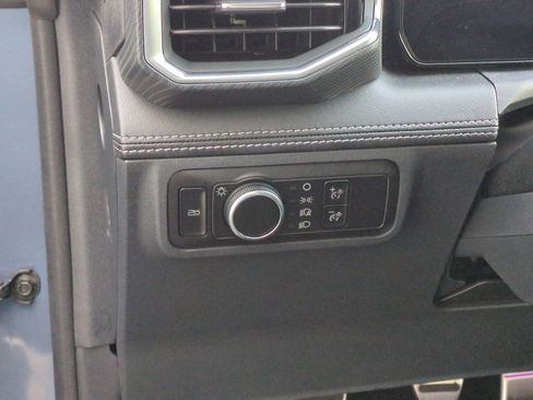 Used 2025 Ford Mustang GT Premium image 17