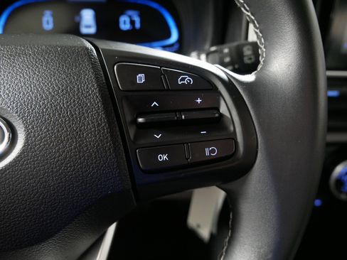 Used 2023 Hyundai Venue SEL image 28