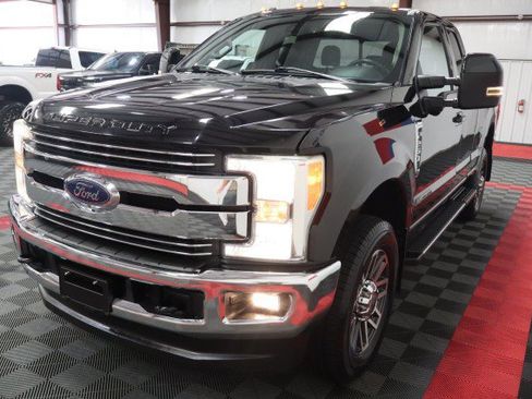 Used 2017 Ford F250 Lariat w/ Tow Technology Bundle AWD/4WD image 22