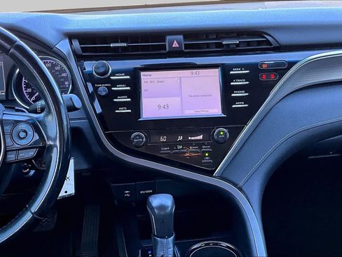 Used 2018 Toyota Camry SE FWD image 7
