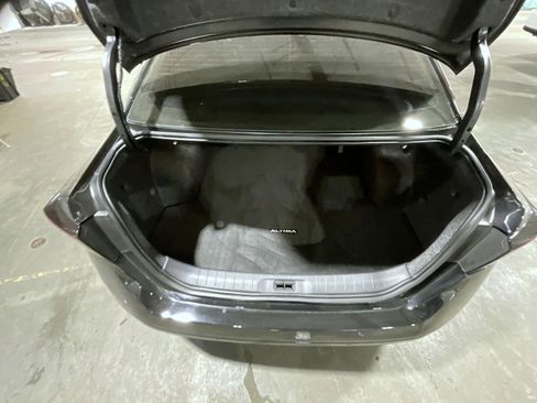 Used 2025 Nissan Altima 2.5 S FWD image 9