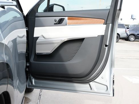 New 2026 Cadillac Vistiq Sport w/ LPO, Floor Liner Package image 27