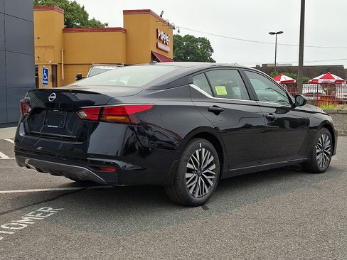 New 2026 Nissan Altima 2.5 SV FWD image 4