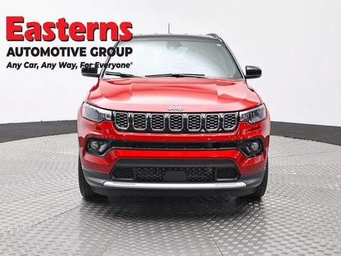 Used 2024 Jeep Compass Limited AWD/4WD image 2