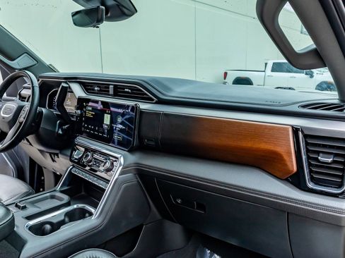 Used 2024 GMC Sierra 2500 Denali w/ Denali Reserve Package image 16