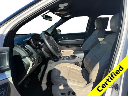 Used 2018 Ford Explorer XLT w/ Equipment Group 202A image 9