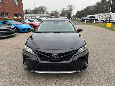 Used 2018 Toyota Camry XSE image 2