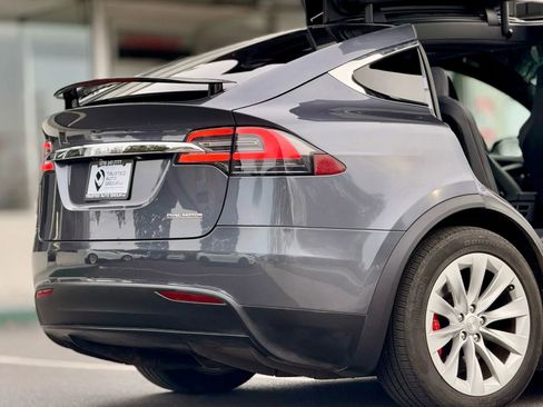 Used 2019 Tesla Model X Performance image 9
