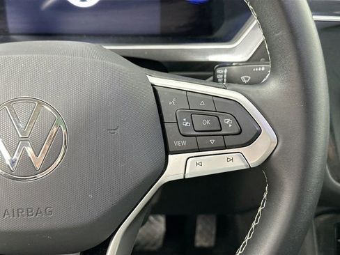 Used 2022 Volkswagen Tiguan SE image 23