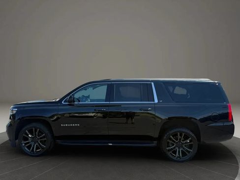 Used 2020 Chevrolet Suburban LT w/ Luxury Package AWD/4WD image 10