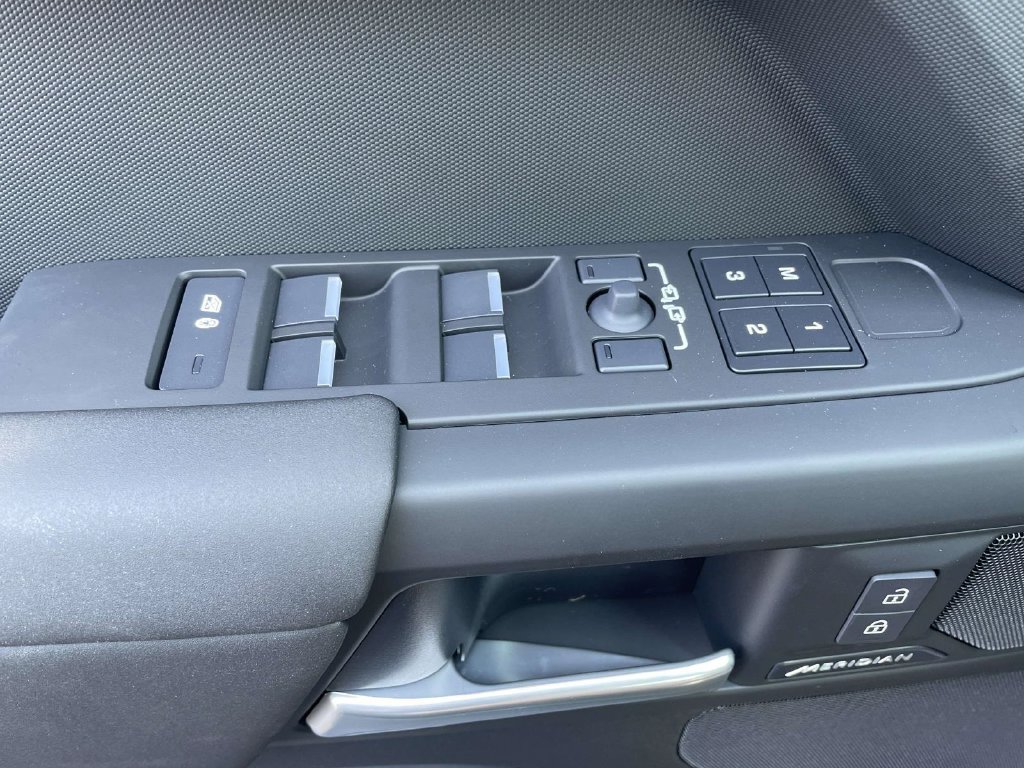 New 2026 Land Rover Defender 110 S AWD/4WD image 25