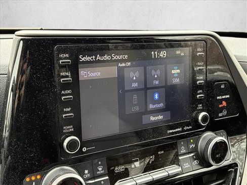 Used 2020 Toyota Highlander XLE image 13