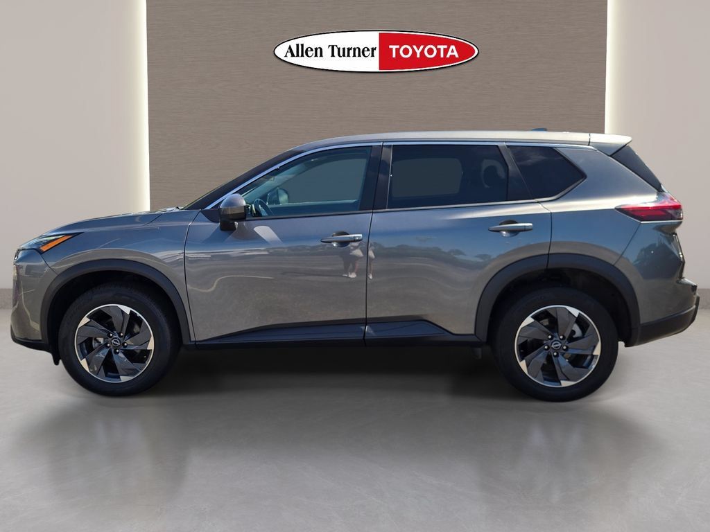 Used 2025 Nissan Rogue SV FWD image 10