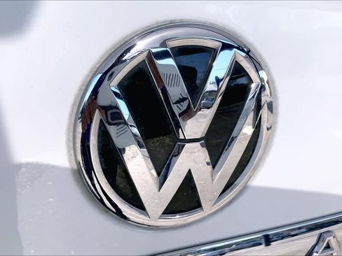 Used 2019 Volkswagen Atlas SEL Premium image 31