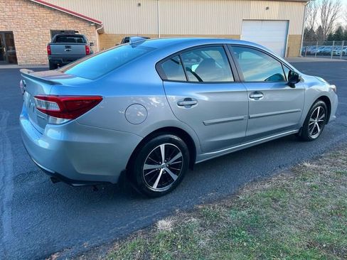 Used 2022 Subaru Impreza Premium image 2