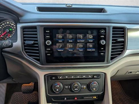 Used 2018 Volkswagen Atlas SE image 14