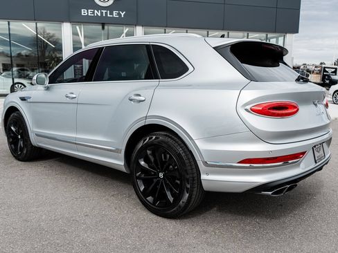 Certified 2023 Bentley Bentayga AWD/4WD image 9