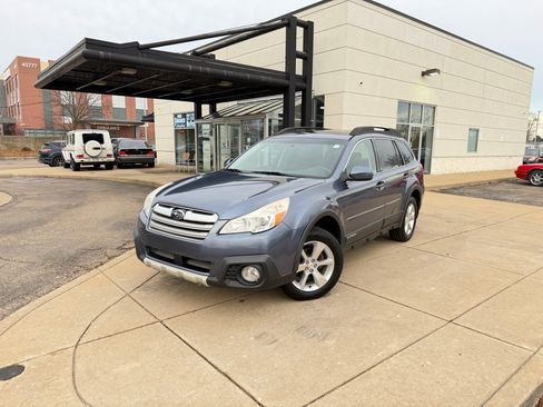 Used 2014 Subaru Outback 2.5i Limited w/ Moonroof Package image 1