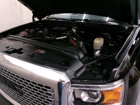 Used 2015 GMC Sierra 3500 Denali w/ Duramax Plus Package AWD/4WD image 42