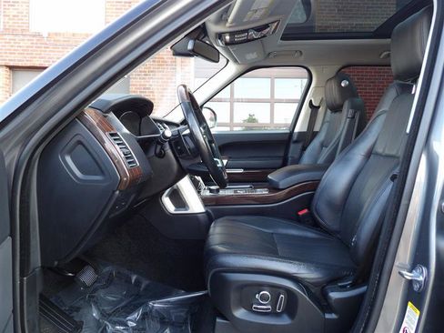 Used 2016 Land Rover Range Rover HSE image 10