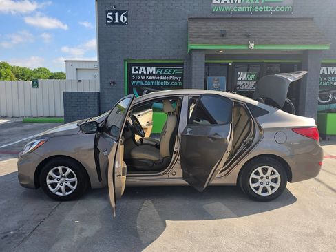 Used 2013 Hyundai Accent GLS image 33