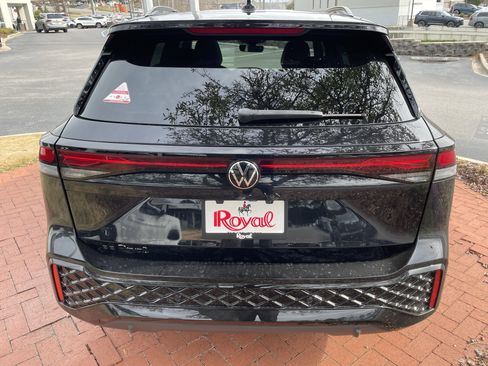 New 2026 Volkswagen Tiguan SE R-Line image 5