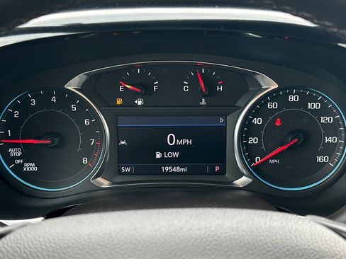 Used 2023 Chevrolet Traverse LT image 24