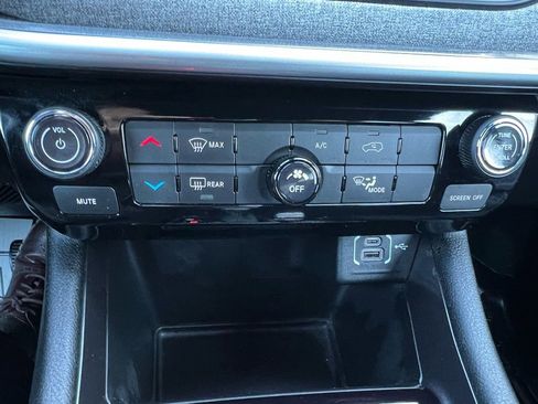 Used 2024 Jeep Compass Sport image 34