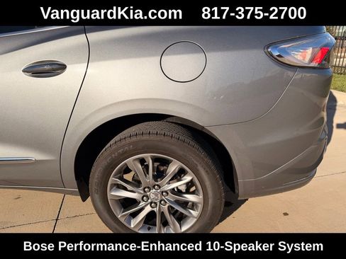 Used 2023 Buick Enclave Avenir image 9