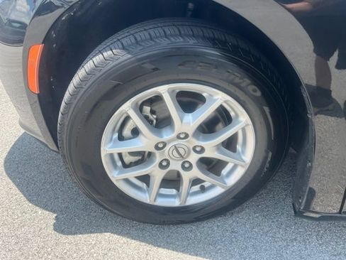 Used 2023 Chrysler Pacifica Touring-L FWD image 13