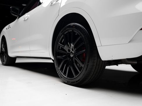 Used 2022 Maserati Levante GT AWD/4WD image 81