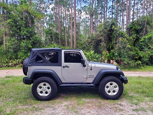 Used 2013 Jeep Wrangler Sport AWD/4WD image 8