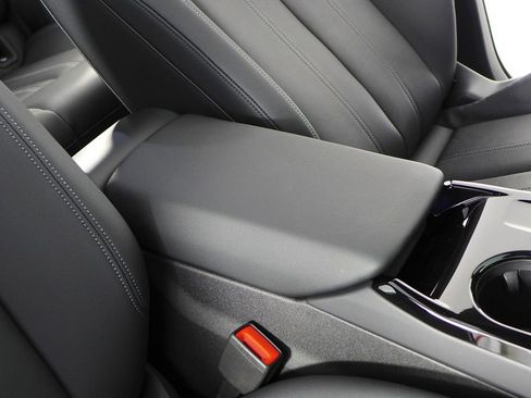 Used 2025 Audi Q6 e-tron Premium Plus w/ Premium Plus image 16