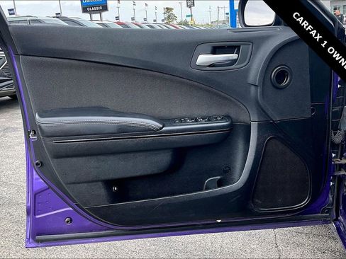 Used 2018 Dodge Charger SXT w/ Blacktop Package image 19