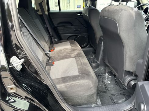 Used 2016 Jeep Patriot Sport FWD image 14