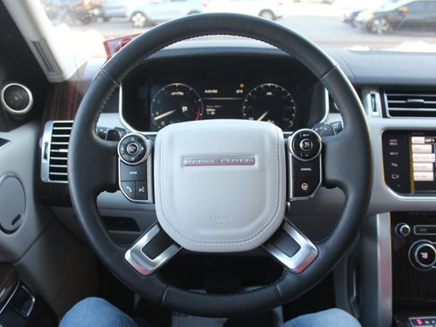 Used 2015 Land Rover Range Rover HSE image 6
