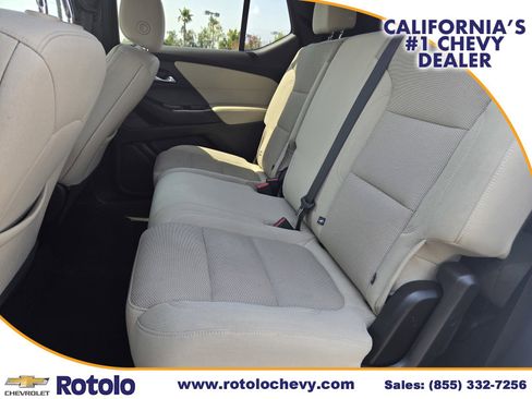 Used 2022 Chevrolet Traverse LS image 16