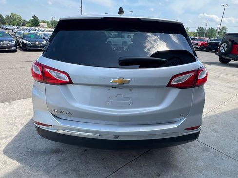 Used 2020 Chevrolet Equinox LT w/ Driver Convenience Package FWD image 6