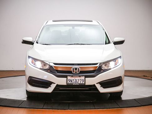 Used 2017 Honda Civic EX image 7