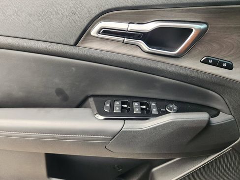 Certified 2025 Kia Sportage X-Pro AWD/4WD image 23