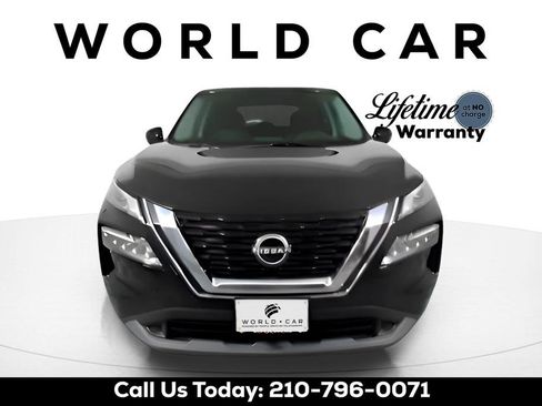 Used 2023 Nissan Rogue SV image 2