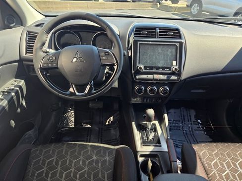 Used 2026 Mitsubishi Outlander Sport LE AWD/4WD image 14