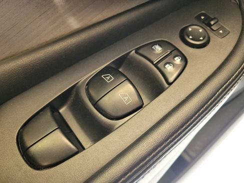 Used 2018 Nissan Murano SV FWD image 27