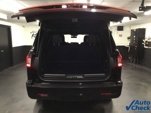 Used 2019 Lincoln Navigator Select w/ Technology Package AWD/4WD image 17