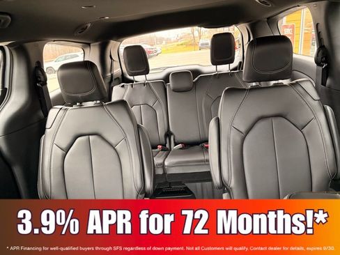 New 2026 Chrysler Pacifica Select FWD image 27