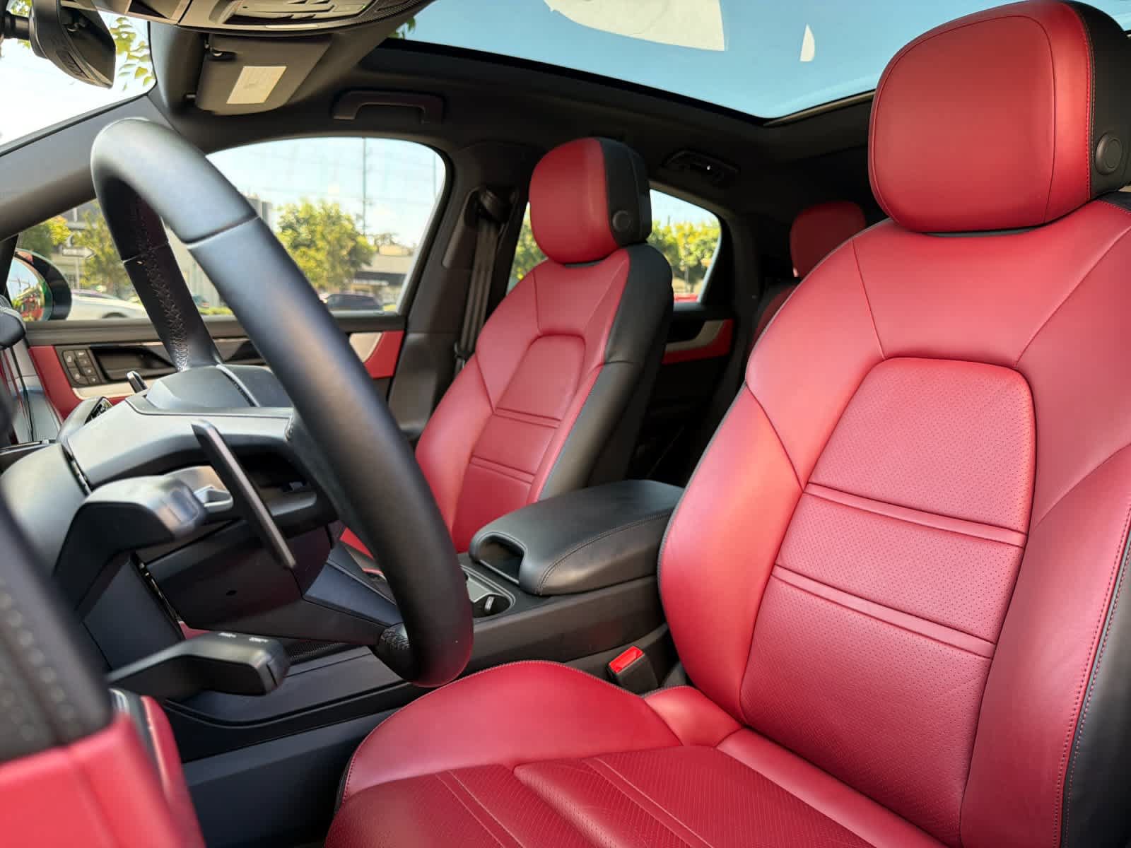 Used 2024 Porsche Cayenne Coupe AWD/4WD image 5