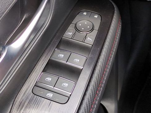 Used 2025 Nissan Kicks SR FWD image 18