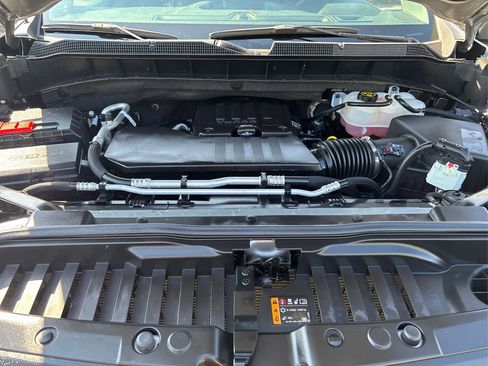 Used 2023 Chevrolet Silverado 1500 Custom image 12