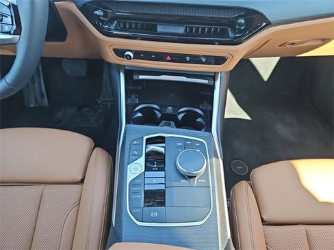 Certified 2025 BMW 330i xDrive Sedan w/ Convenience Package image 11