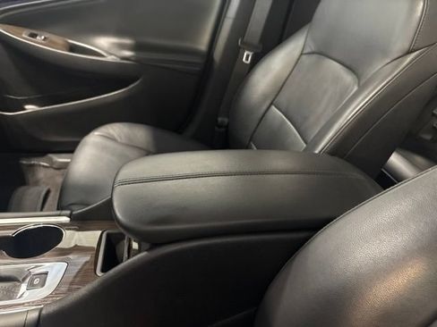 Used 2022 Chevrolet Malibu Premier FWD image 27